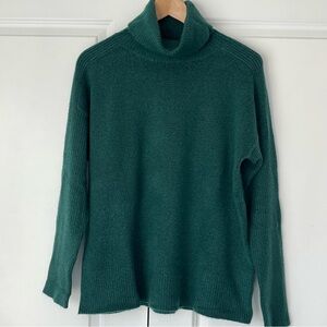 Calvin Klein Women's Soft Long Sleeve Green Turtleneck Sweater  - Size L